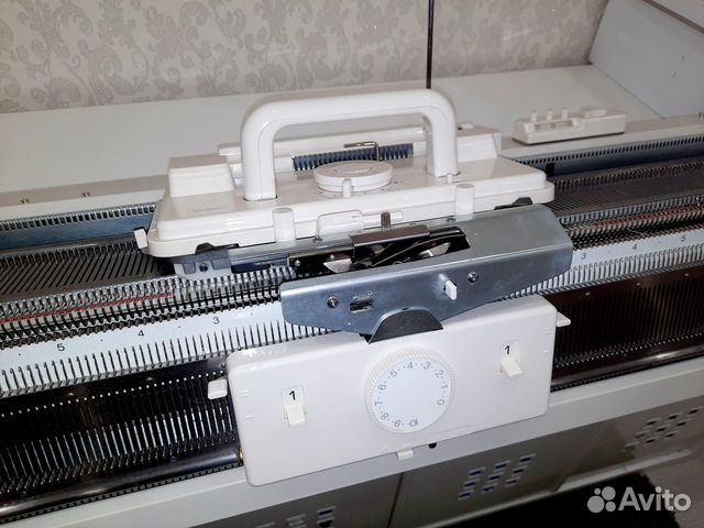 Двухфонтурная вязальная машина Silver Reed SK280/S