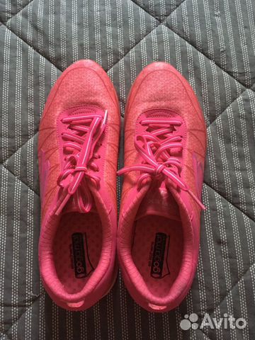 Кроссовки женские