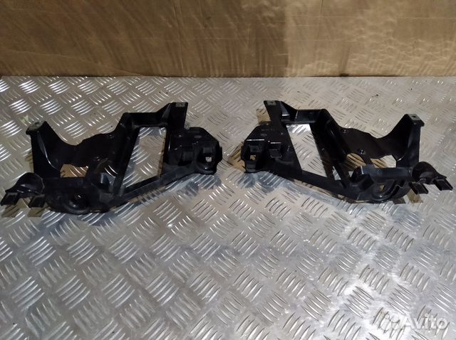 Кронштейн крепления фары левый правой bmw x5 e53 Кронштейн крепления фары левый правой bmw x5 e53