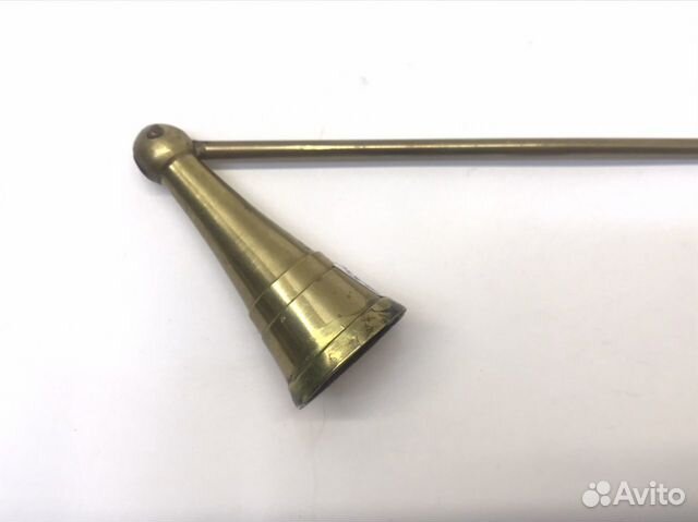 А558 Старинная латунная тушилка для свечей, Англия А558 Старинная латунная тушилка для свечей, Англия