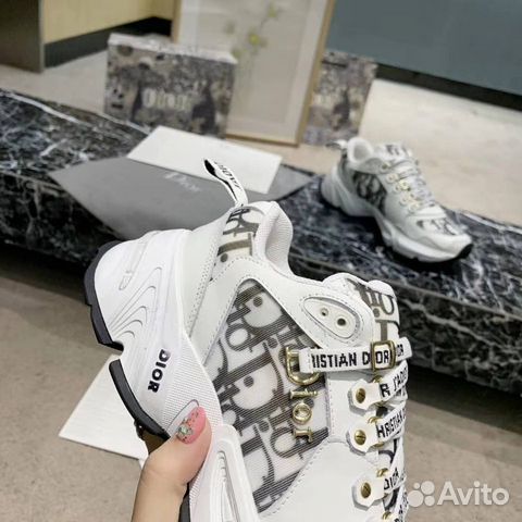 Летние кроссовки Dior2020