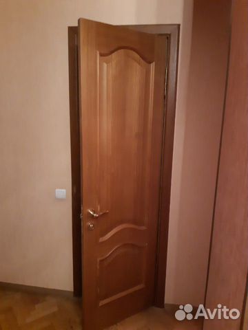 Межкомнатные двери. в идеальном состоянии. распашн