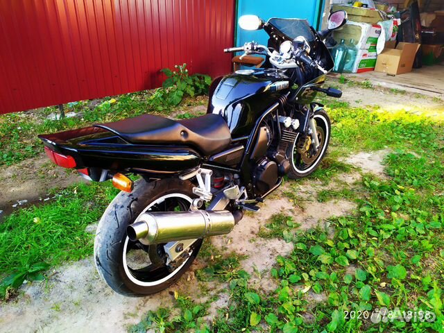 Yamaha FZ400