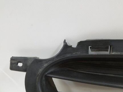 Решетка бампера Hyundai Solaris 1