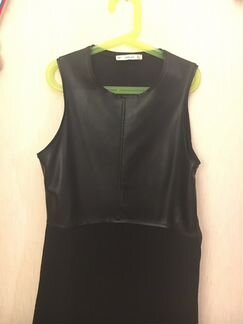 Женское платье с кожаной вставкой zara