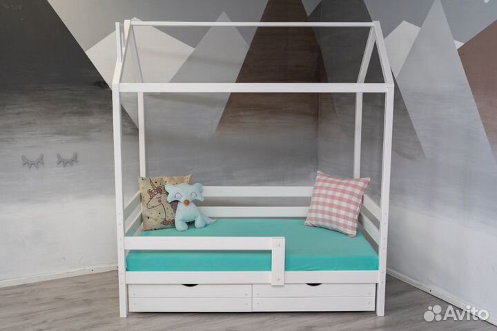 Кровать домик