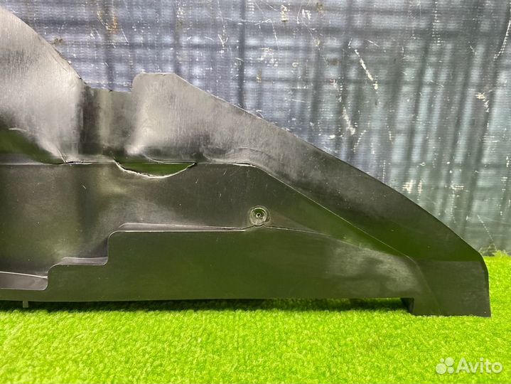 Воздуховод радиатора левый Audi Allroad C5 BES