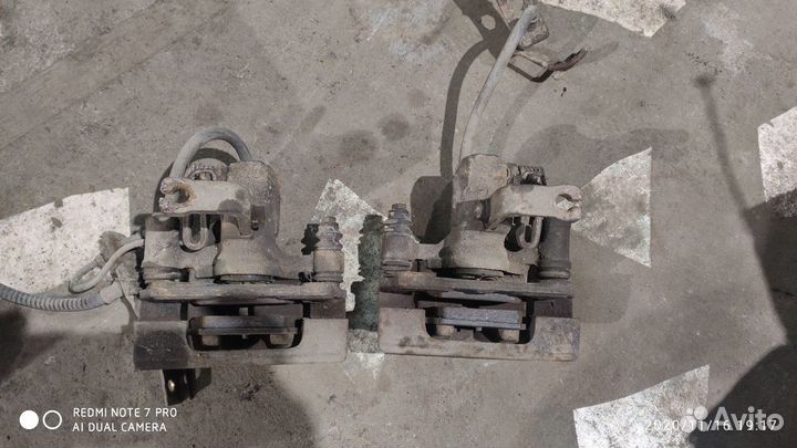 Суппорта задние Mitsubishi Galant e33a