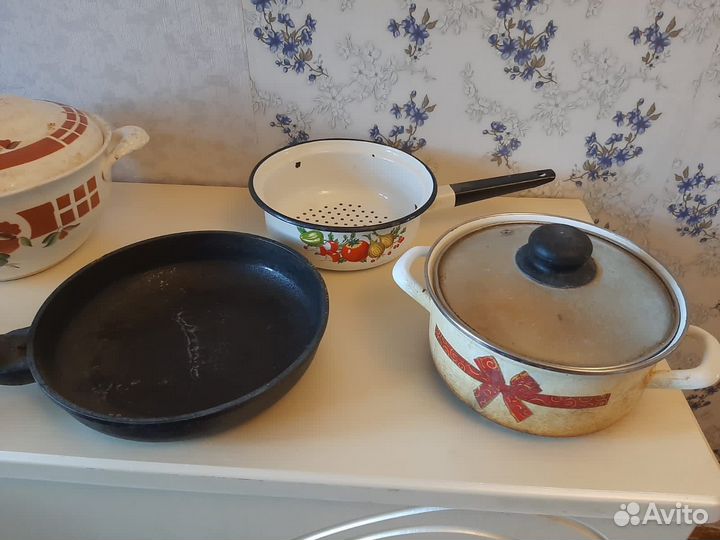 Сковорода с крышкой, дуршлаг, кастрюля