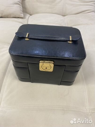 Шкатулка для ювелирных украшений