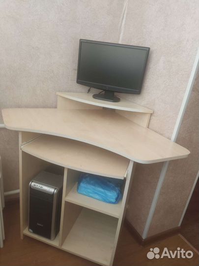 Компьютерный стол