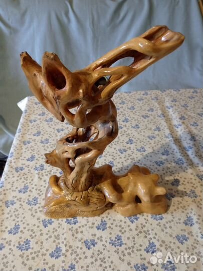 Статуэтка из дерева