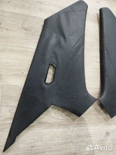 Накладка на стойку кузова задняя Mercedes-Benz 190