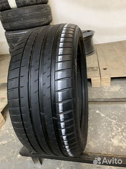 Michelin Pilot Sport 4 245/40 R19 98Y