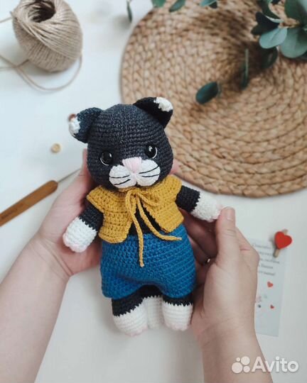 Вязаный кот игрушка ручной работы