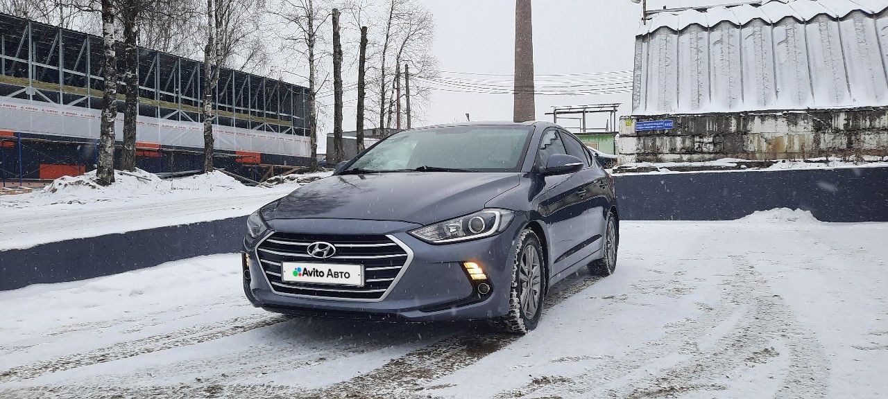Hyundai Elantra: фото владельца