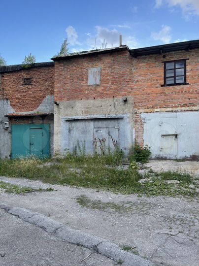 Гараж, > 30 м²