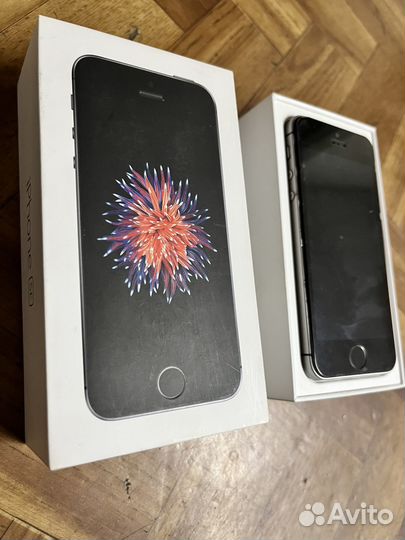 iPhone SE, 32 ГБ