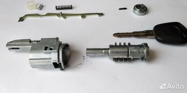 Вскрытие двери сейфы авто/гаражи