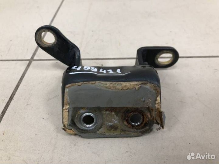 Петля двери задней правой верхняя Byd F3 2005-2014