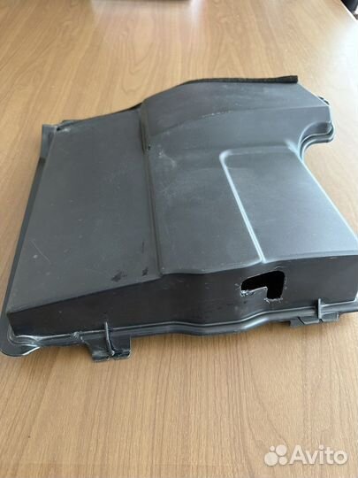 Крышка аккумулятора Рэндж Ровер Спорт 2012г