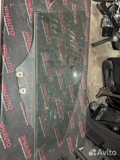 Стекло двери Mazda 3 BK переднее правое