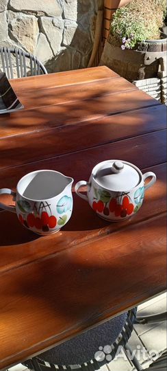 Сахарница и молочник