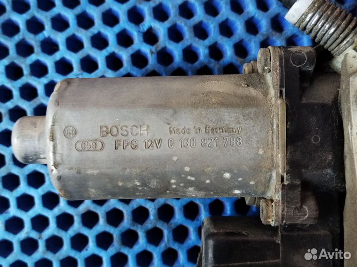 Стеклоподъемник задний правый Mitsubishi carisma