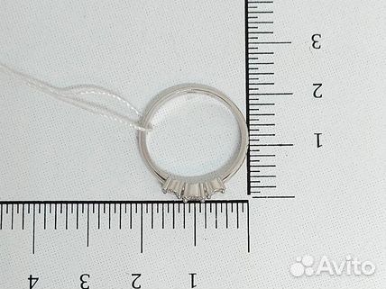 Кольцо с природным камнем Золото