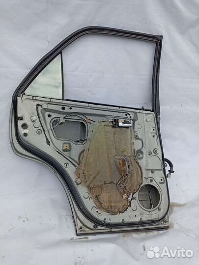 Lexus RX300 левая задняя дверь