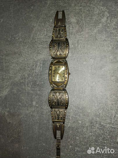 Часы Accuracy Japan Quartz