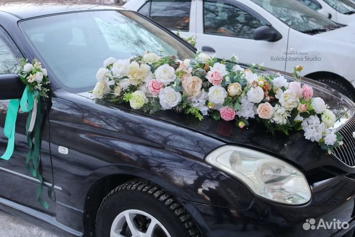 Цветочные композиции на свадебный автомобиль