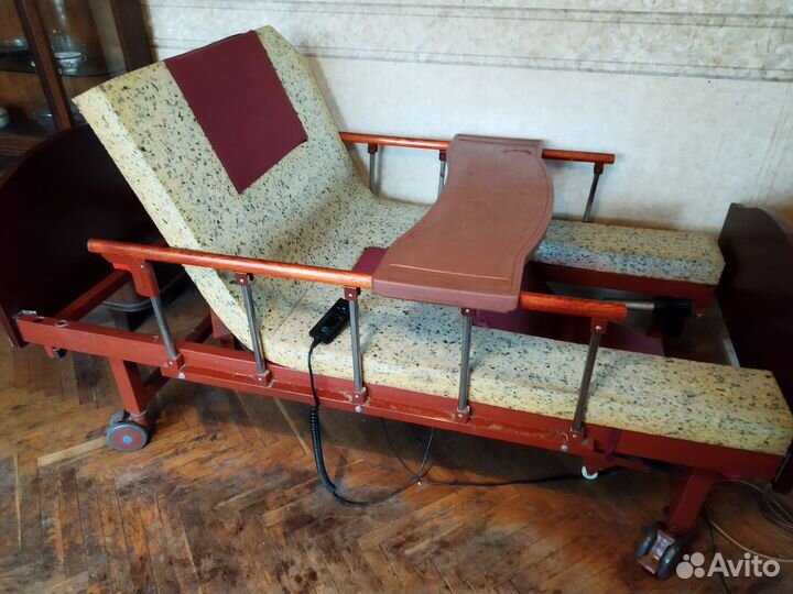 Медицинская инвалидная кровать