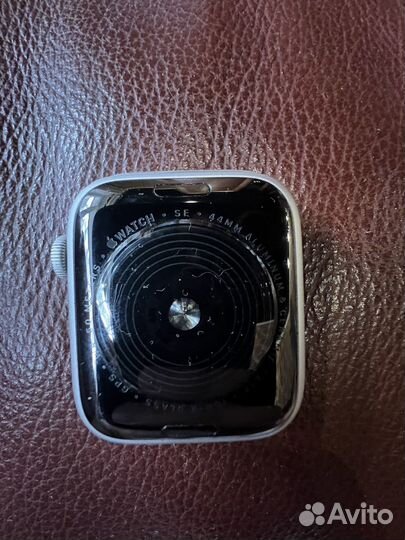 Часы apple watch se 44 mm