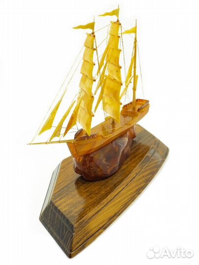 Сувенир из янтаря 