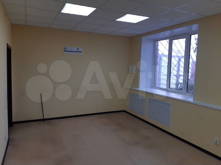 Офис, 28 м² со своим санузлом