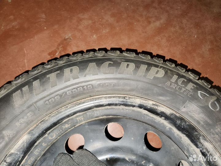 Goodyear Ultragrip Ice Arctic 195/65 R15 95T