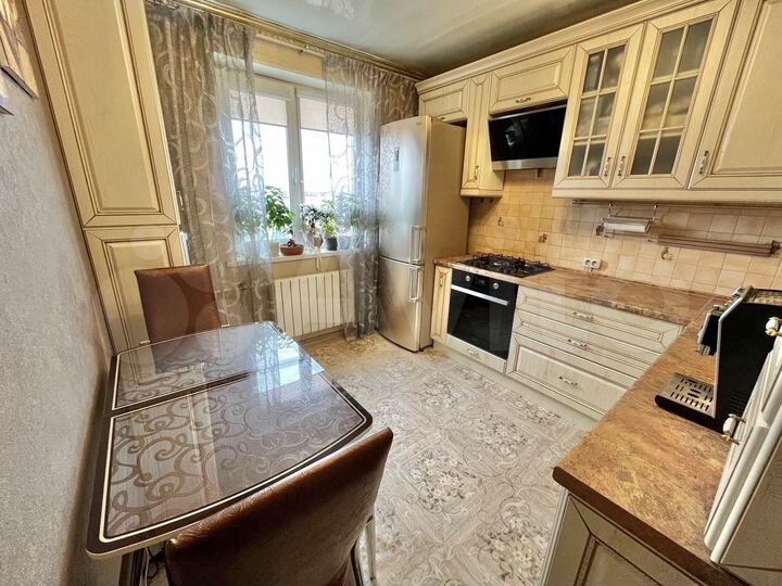 2-к. квартира, 51 м², 10/10 эт.