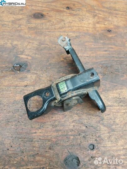 Подушка крепления двигателя левая Toyota Estima 3