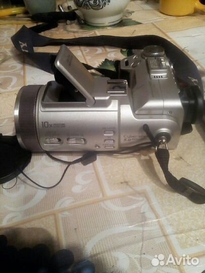 Фото видеокамера зеркало sony DSC f717