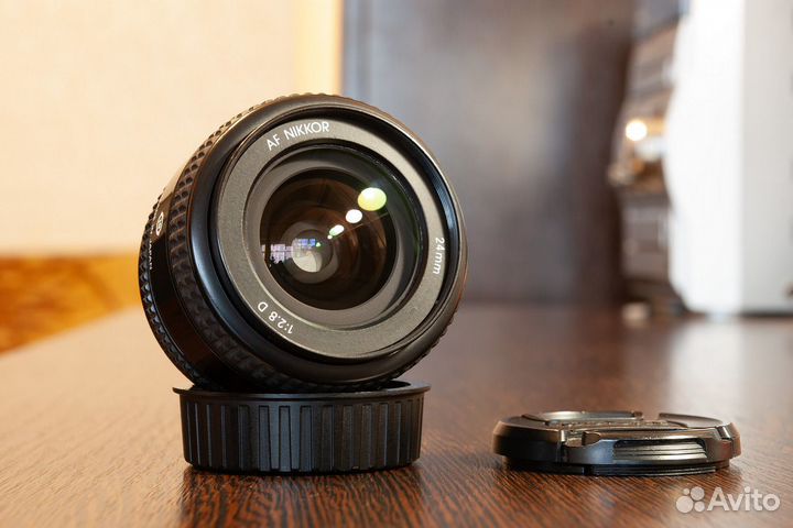 Nikon AF Nikkor 24mm 1:2.8D