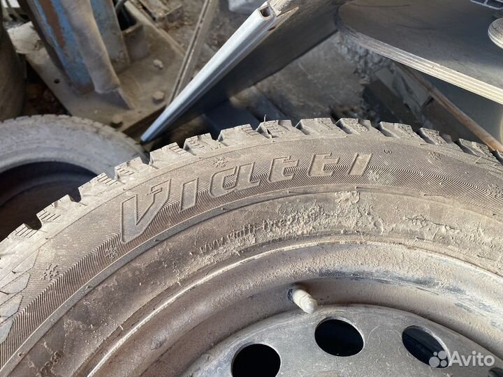 Viatti Bosco Nordico V-523 215/65 R16