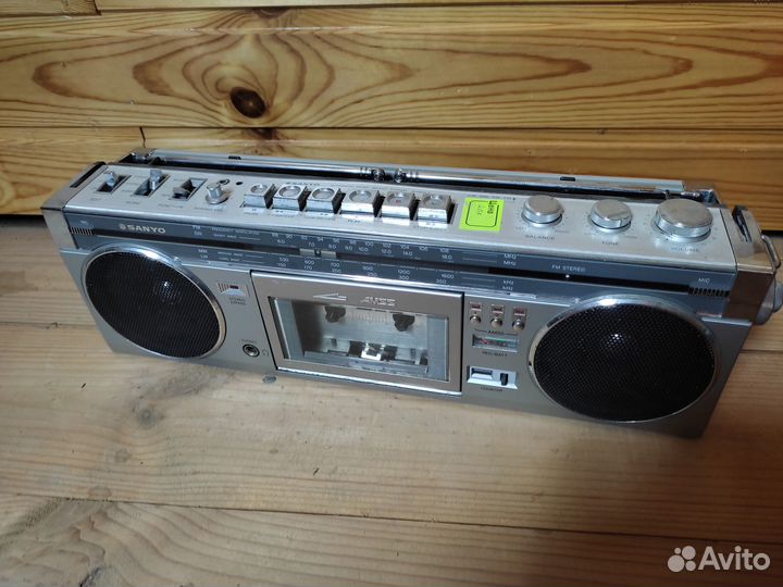 Магнитола Sanyo M7800LE