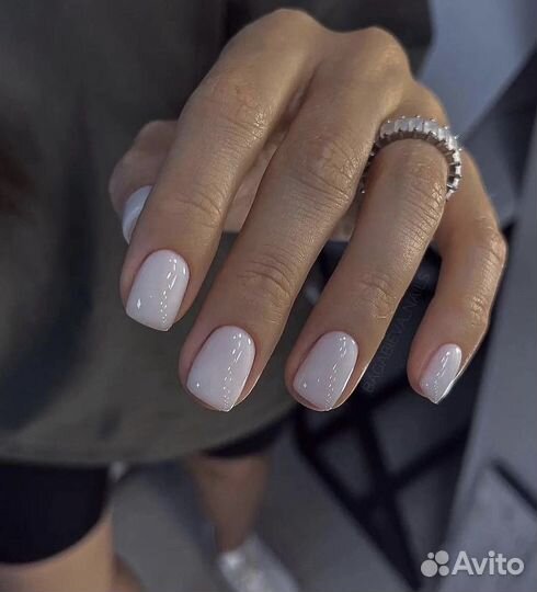 Модель на маникюр с покрытием