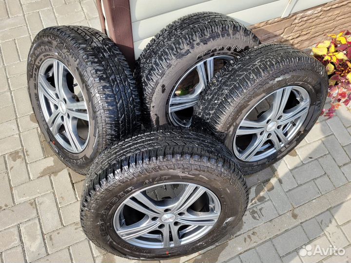 Колеса в сборе с дисками и датчиками давления