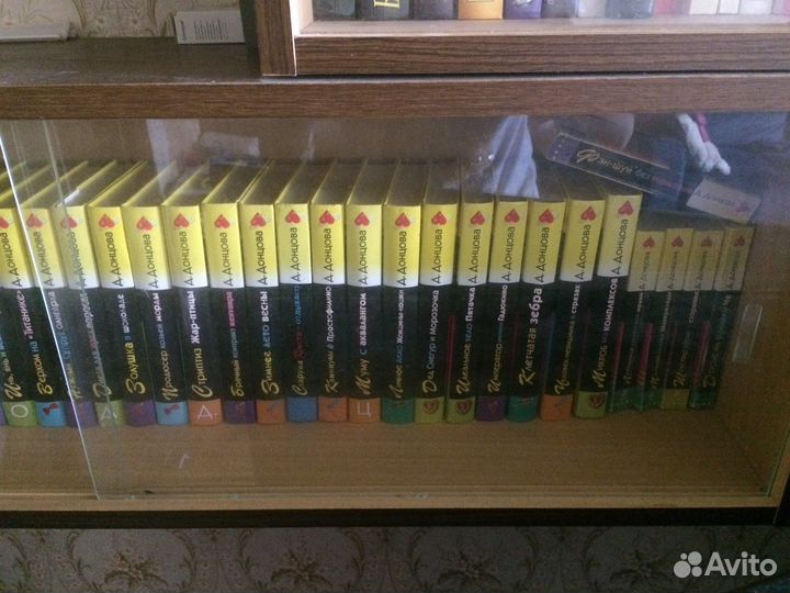 Книги Донцова, Устинова, Дашкова