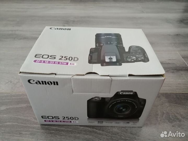 Фотоаппарат Canon 250D