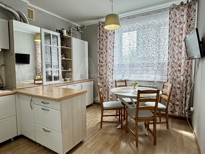 2-к. квартира, 58,4 м², 1/3 эт.