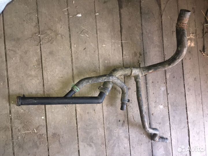 Патрубок охлаждения двигателя 1,6 16кл Renault Meg