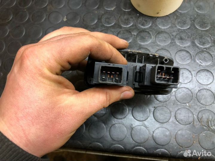 Кнопки подогрева передних сидений Hyundai Tucson